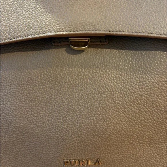 Oh so Chic Furla Leather Top Handle Bag in Tiramisu - Picture 3 of 10